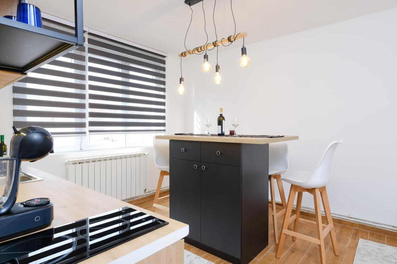 Mak Apartment - Free Parking - Balcony サラエヴォ エクステリア 写真