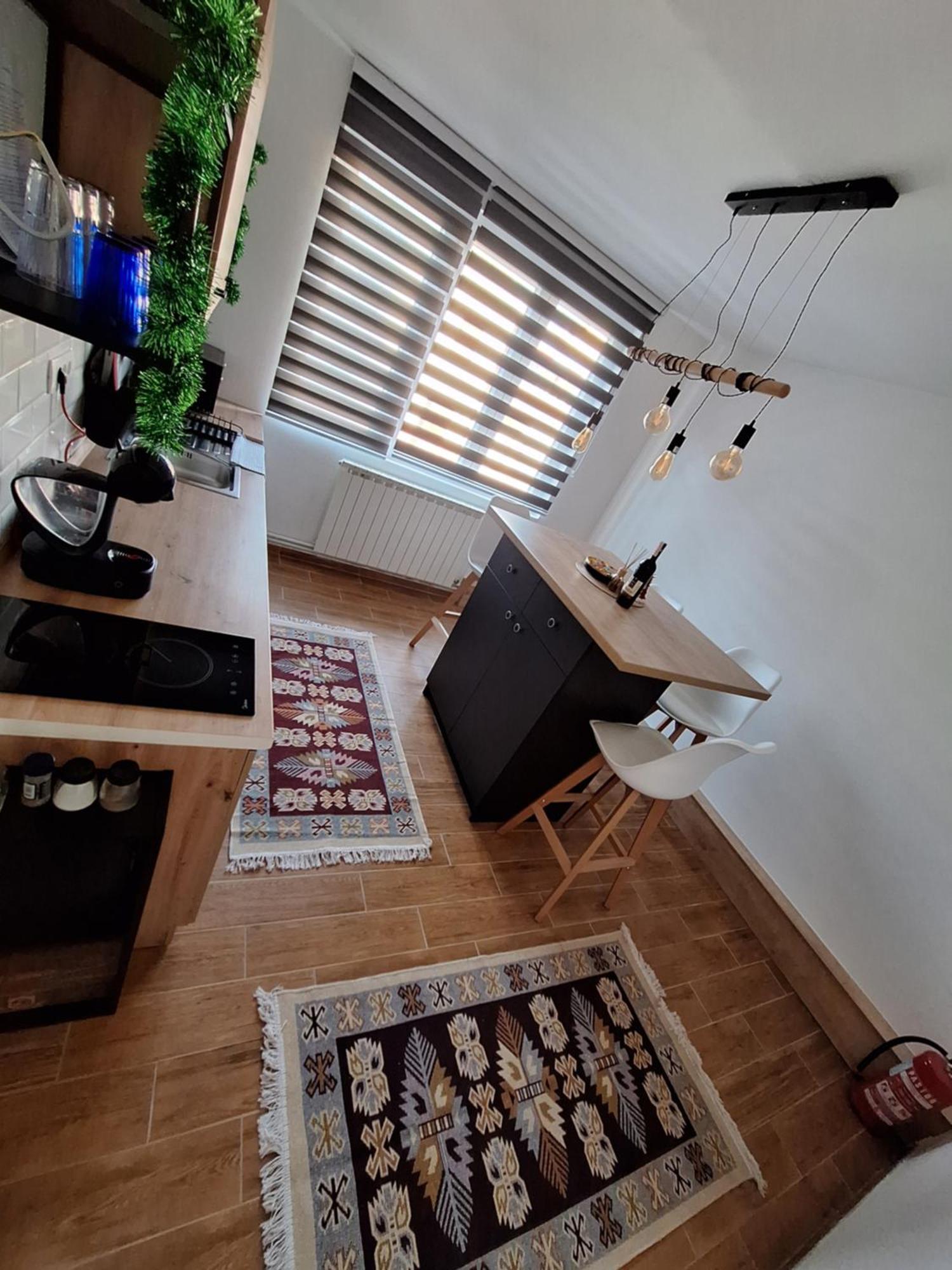 Mak Apartment - Free Parking - Balcony サラエヴォ エクステリア 写真